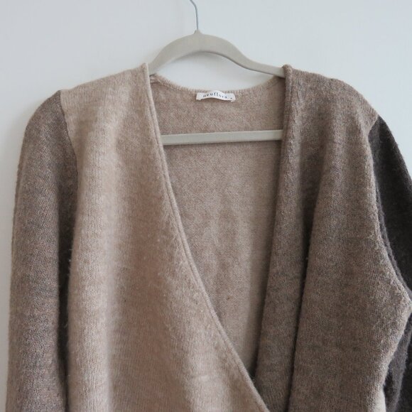 NEUFLORA Two Tone Lynnefield Wrap Sweater in Neutral Tan Quiet Luxury - Size M - Picture 3 of 13